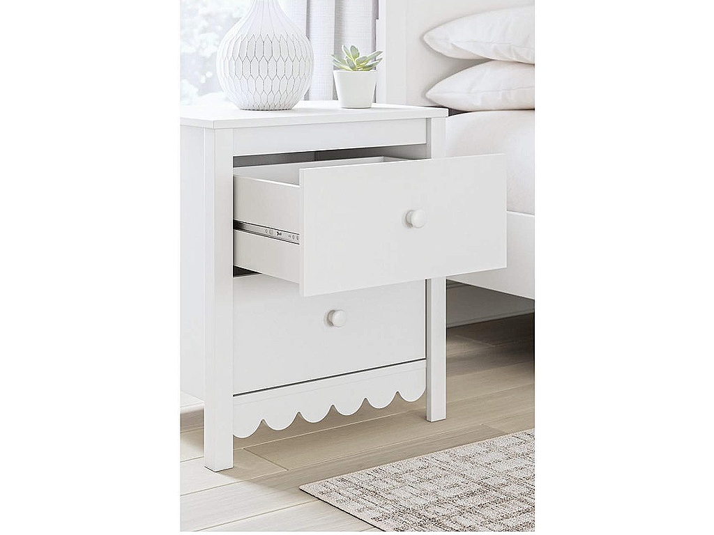 Hallityn Nightstand - image 10