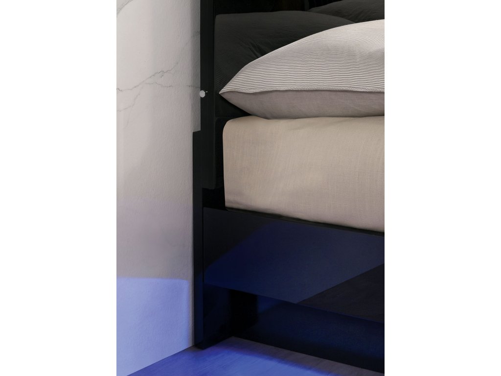 E.King Bed, Black/Chrome - image 1