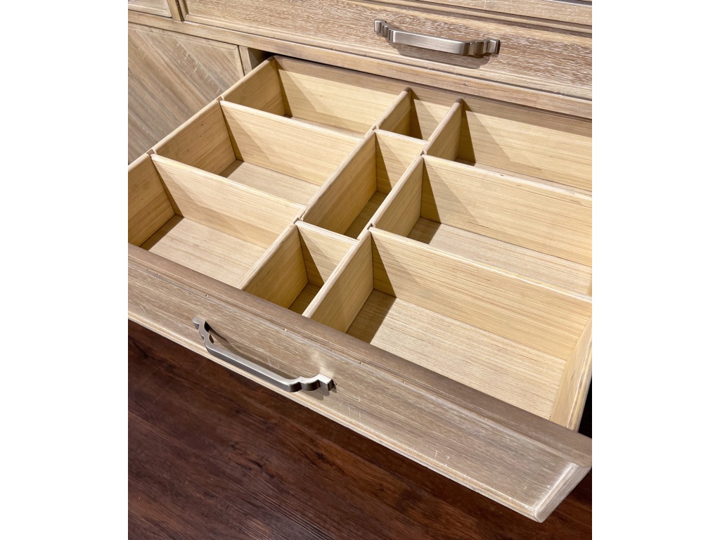 Credenza - image 4