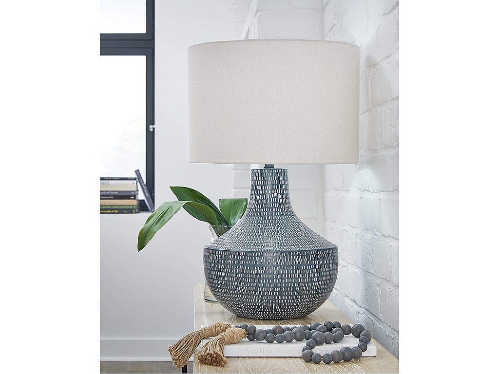 Schylarmont 2-Piece Lamp Set - main image