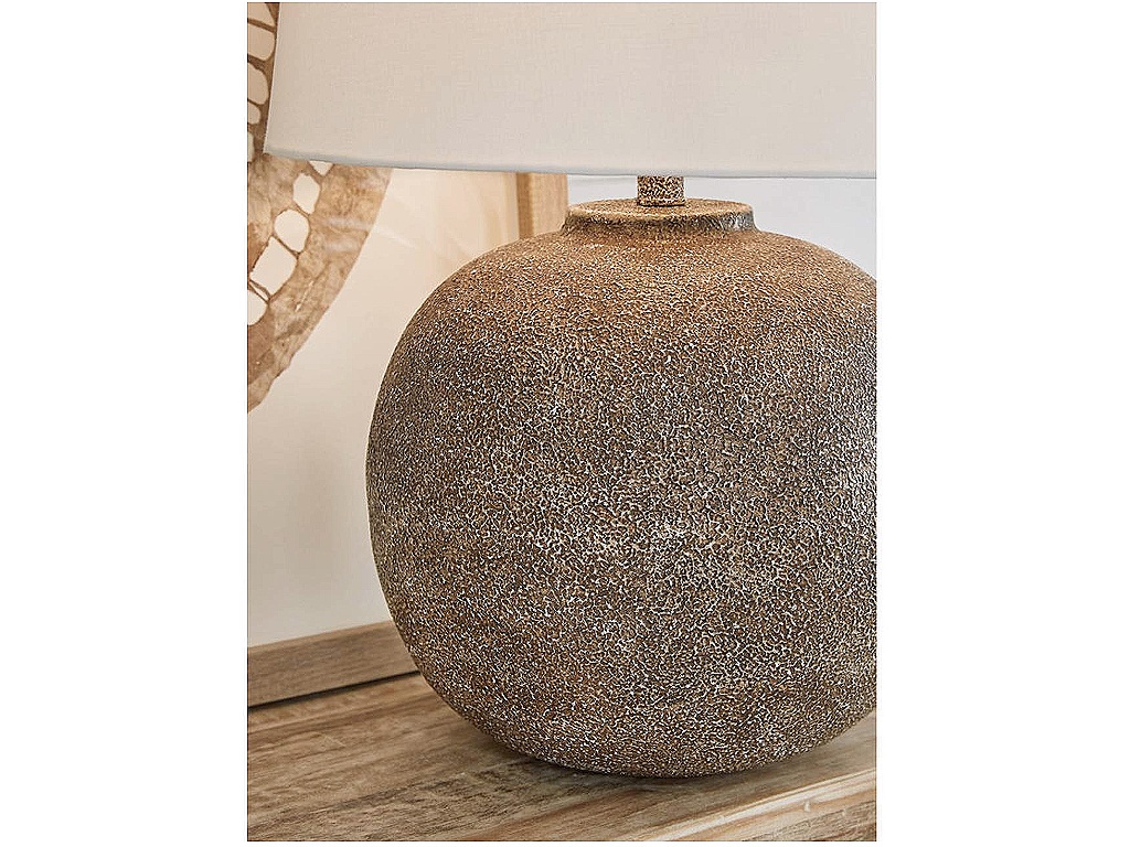 Neavesboro 2-Piece Lamp Set - image 4