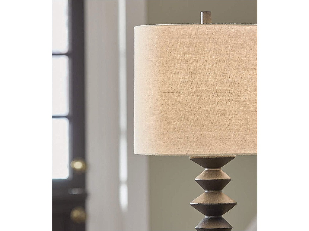 Luanndon Buffet Lamp - image 2