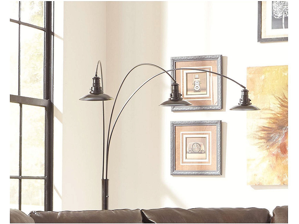 Sheriel Floor Lamp - image 4