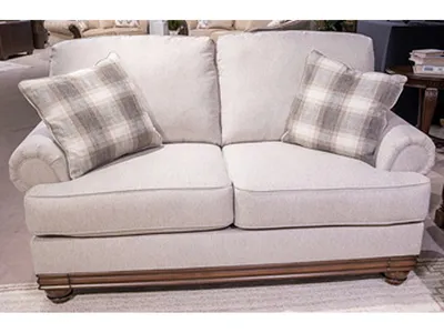 Clearbrooke Loveseat