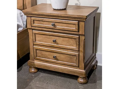 Feddinger Nightstand