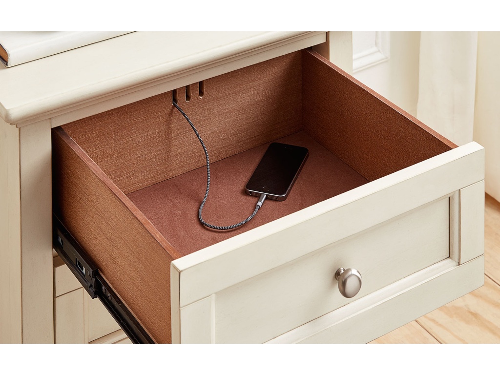 3-Drawer Nightstand - image 1