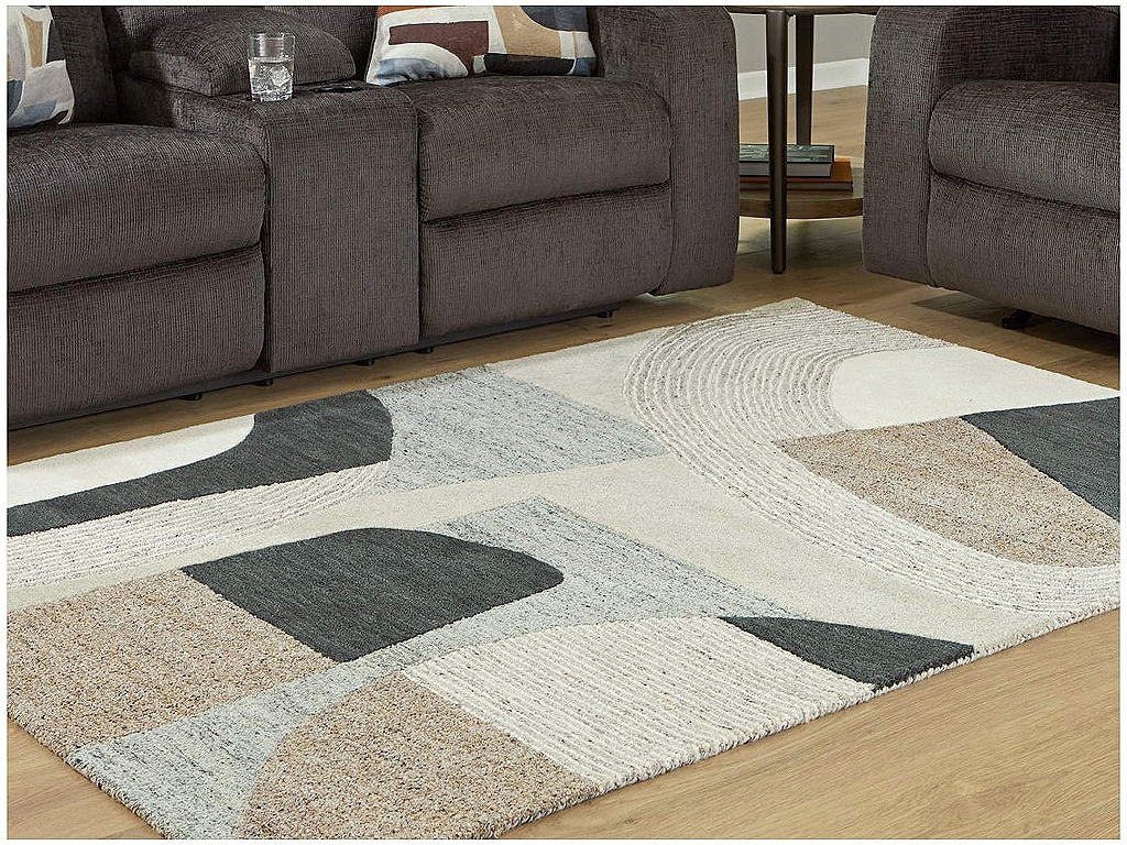 Edrickhill 5' x 7' Rug - image 1