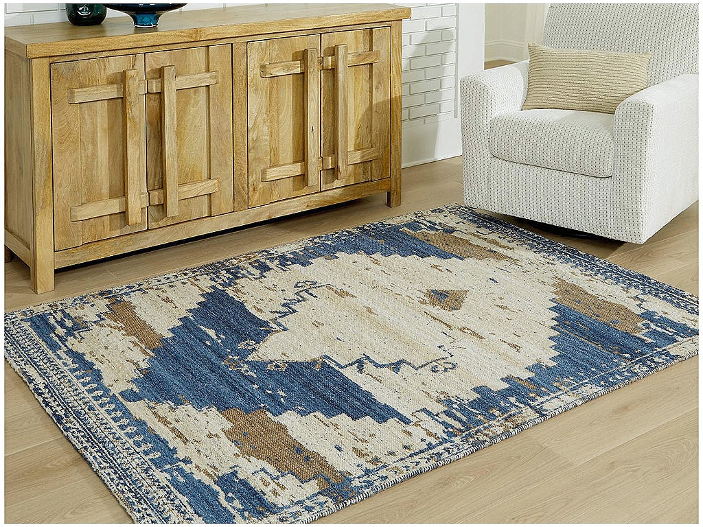 Varnler 5' x 7' Rug - image 1