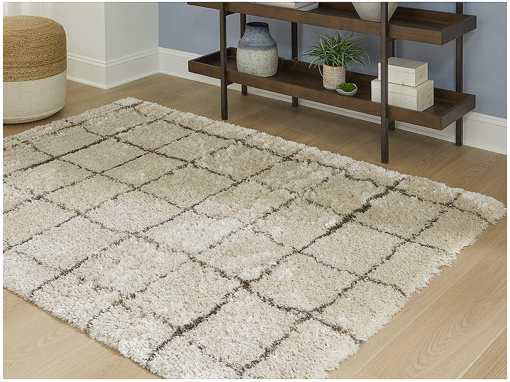 Wrenlow 5' x 7' Rug - image 1