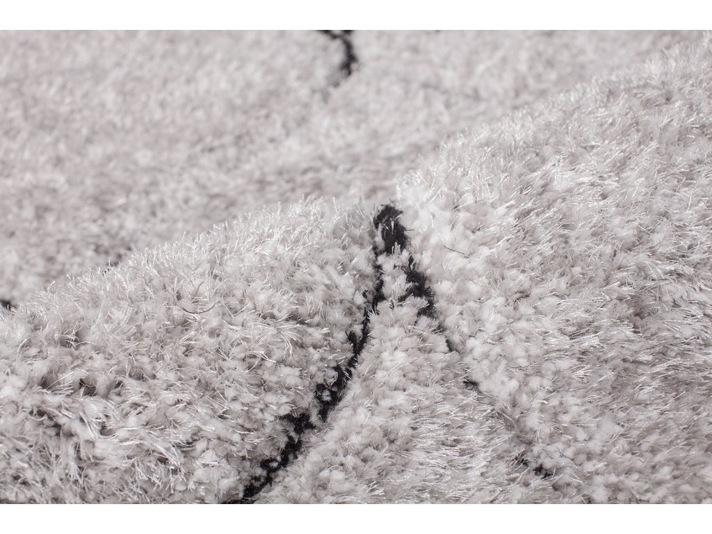 5' X 7' Area Rug - image 2
