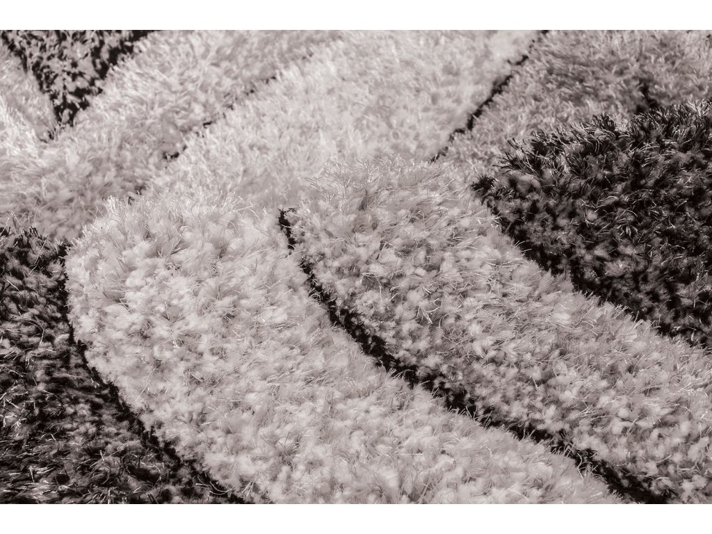 5' X 7' Area Rug - image 3