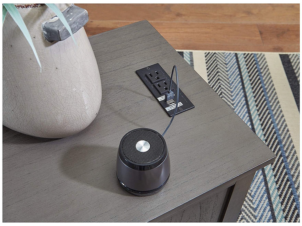 Treytown Chairside End Table - image 8