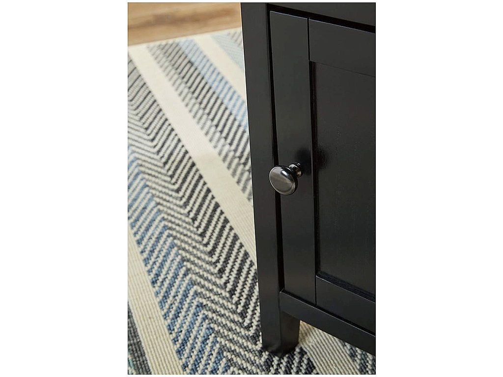 Treytown Chairside End Table - image 9