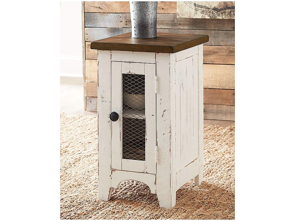 Wystfield Chairside End Table - image 1