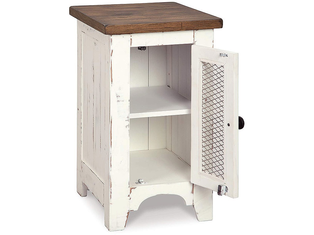 Wystfield Chairside End Table - image 2