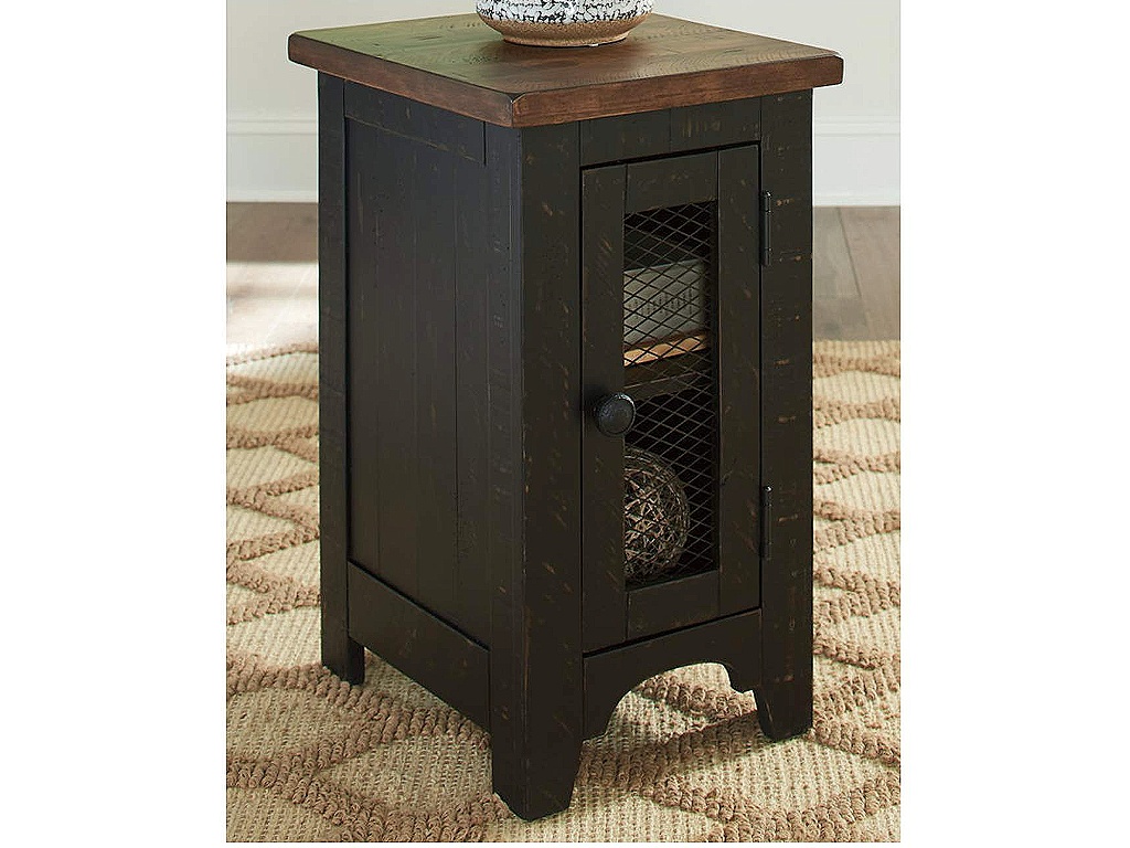 Valebeck Chairside End Table - image 1