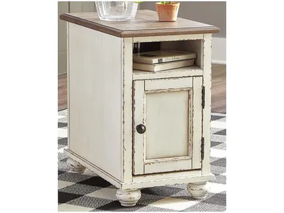 Realyn Chairside End Table