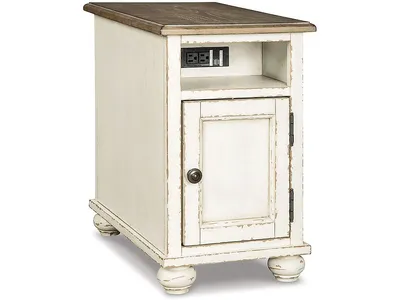 Realyn Chairside End Table