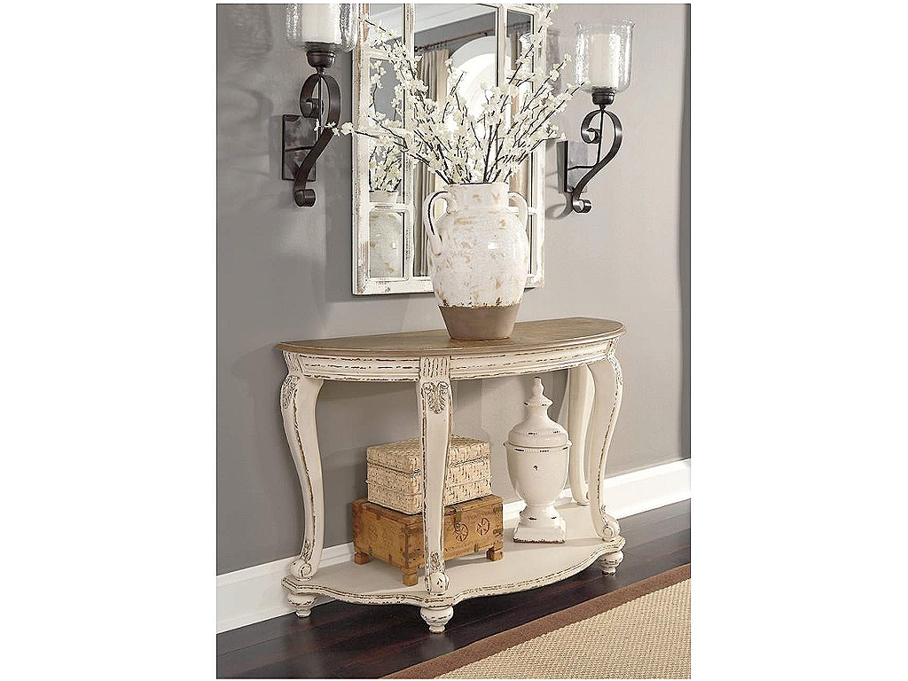Realyn Sofa Table - image 7