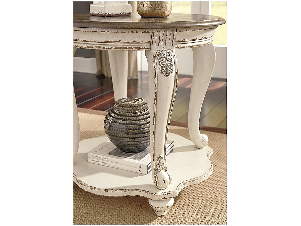 Realyn End Table - image 4