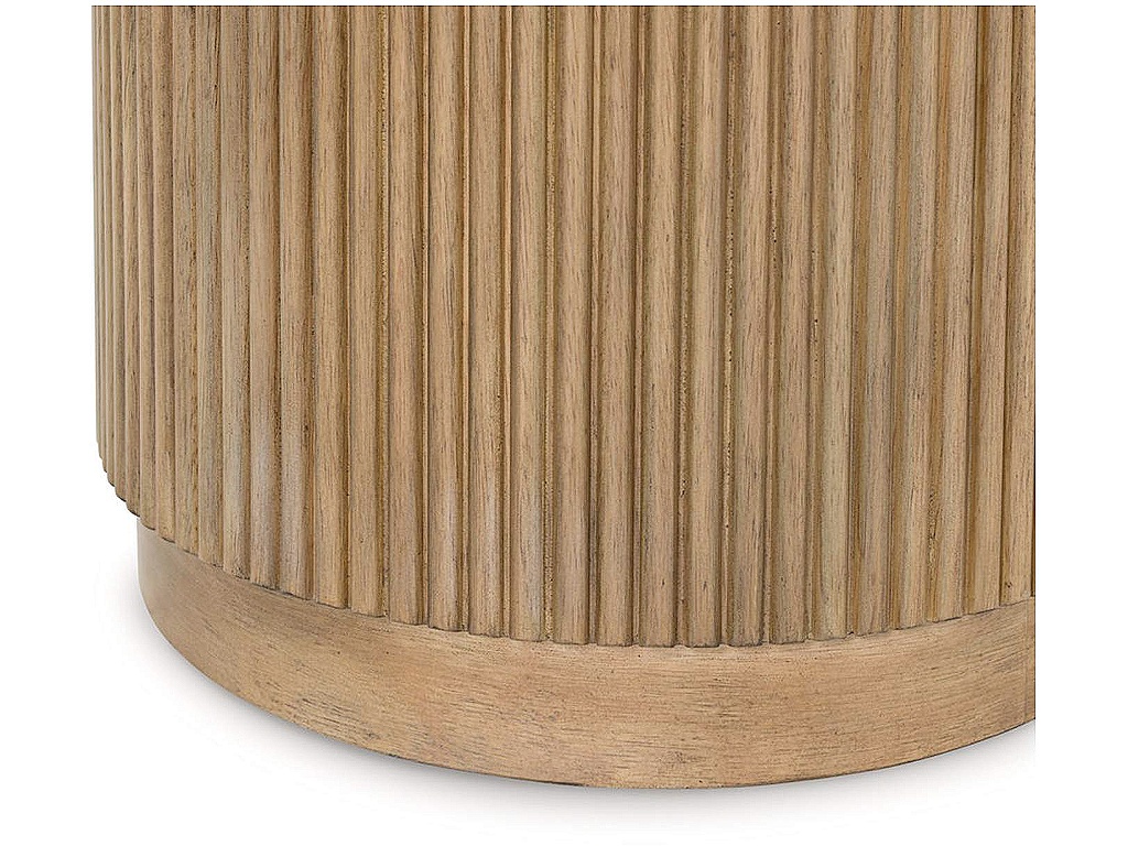 Camdill Coffee Table - image 6