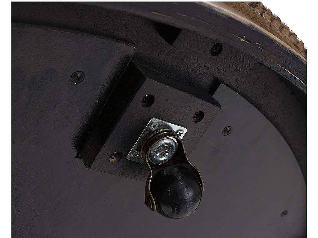 Camdill Coffee Table - image 5