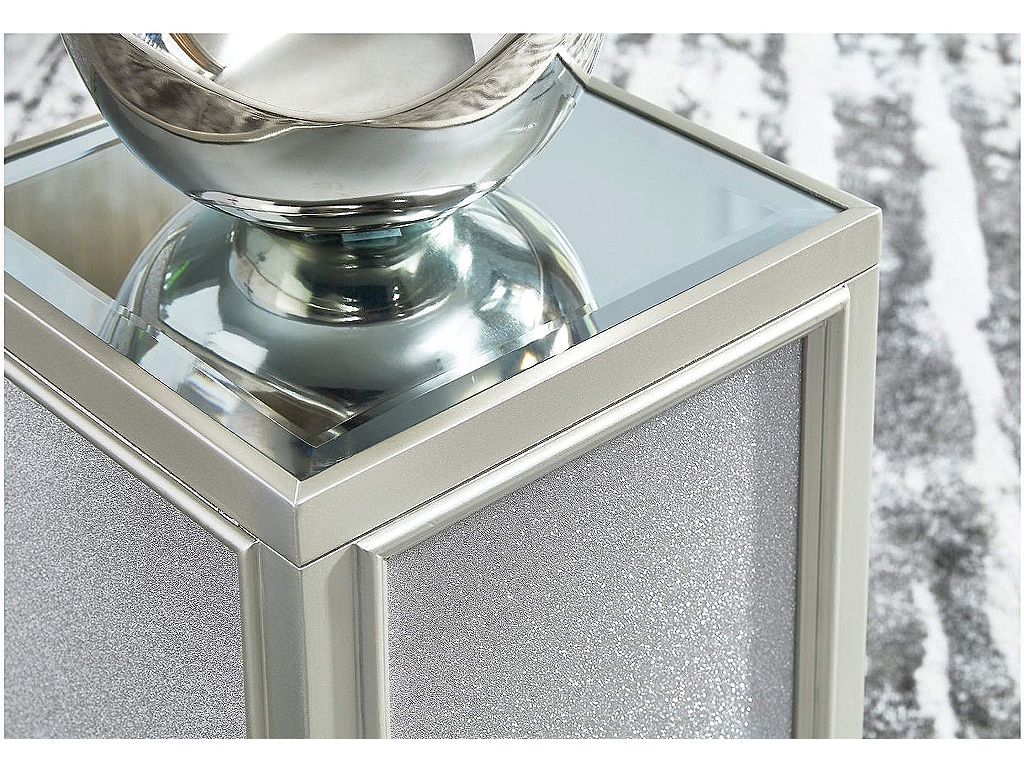 Traleena Nesting End Table (Set of 2) - image 5