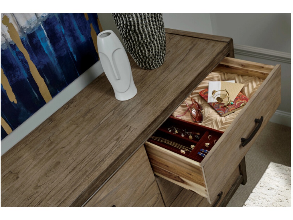 Calle Eight Drawer Dresser - image 3