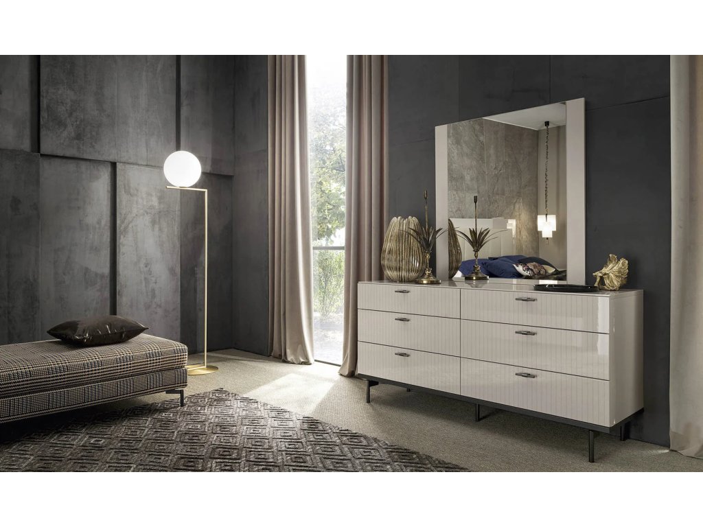 Claire Dresser - image 2