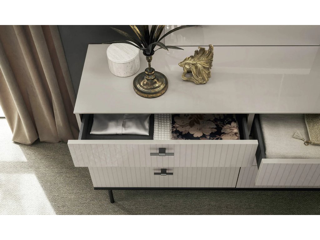 Claire Dresser - image 3