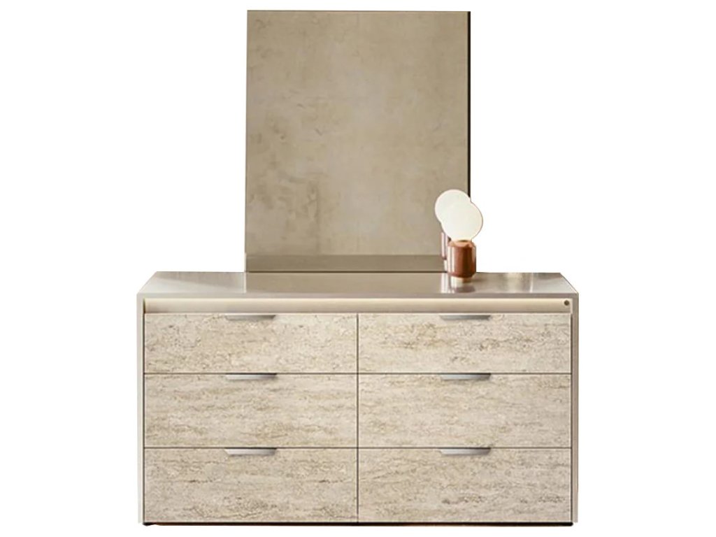 Tullia Dresser - main image