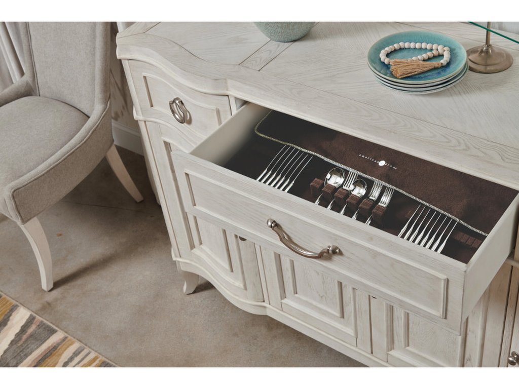 Emelie Server - image 1