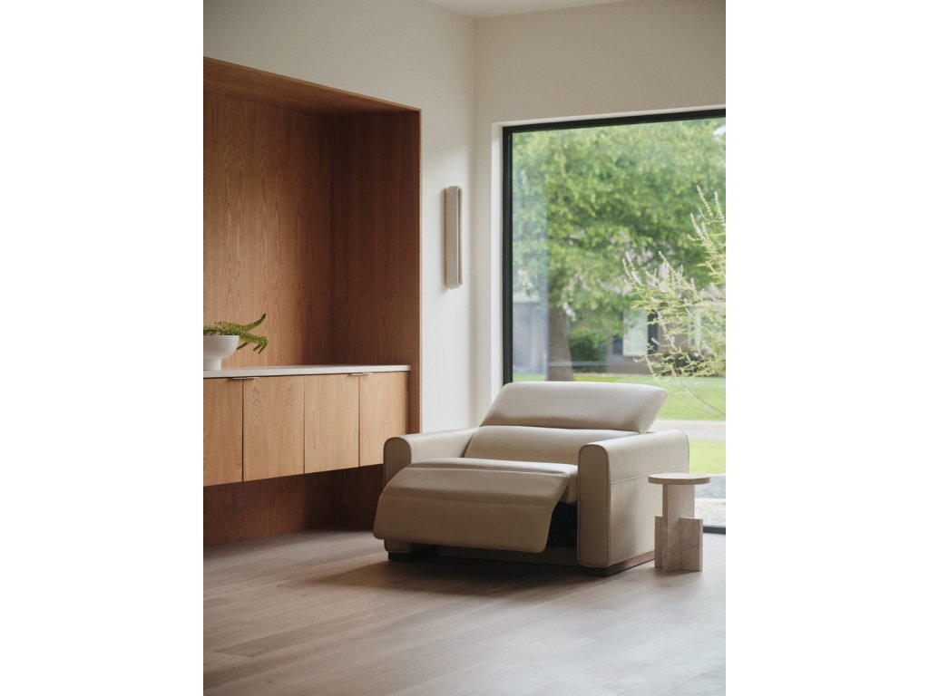 Lumen Chair - image 1