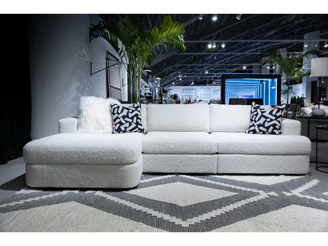 Matteo Sofa - Alternative View