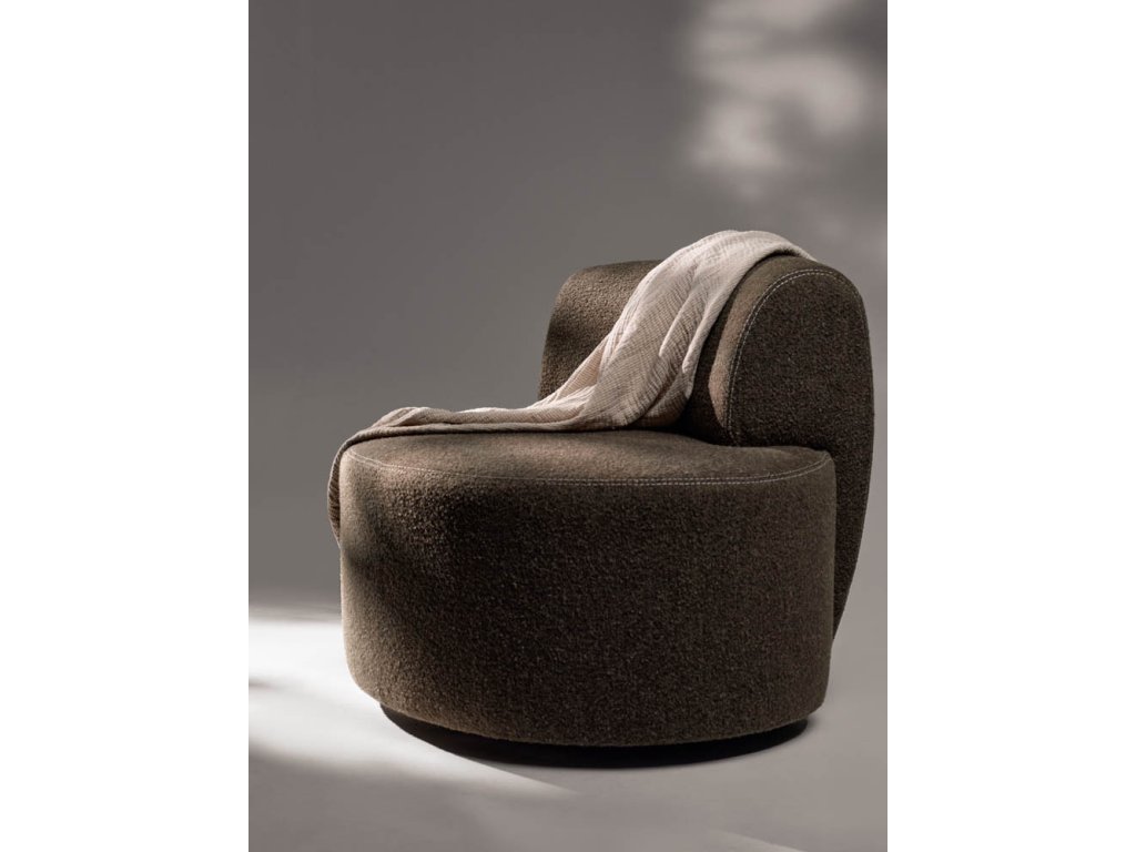 Wallace - image 4