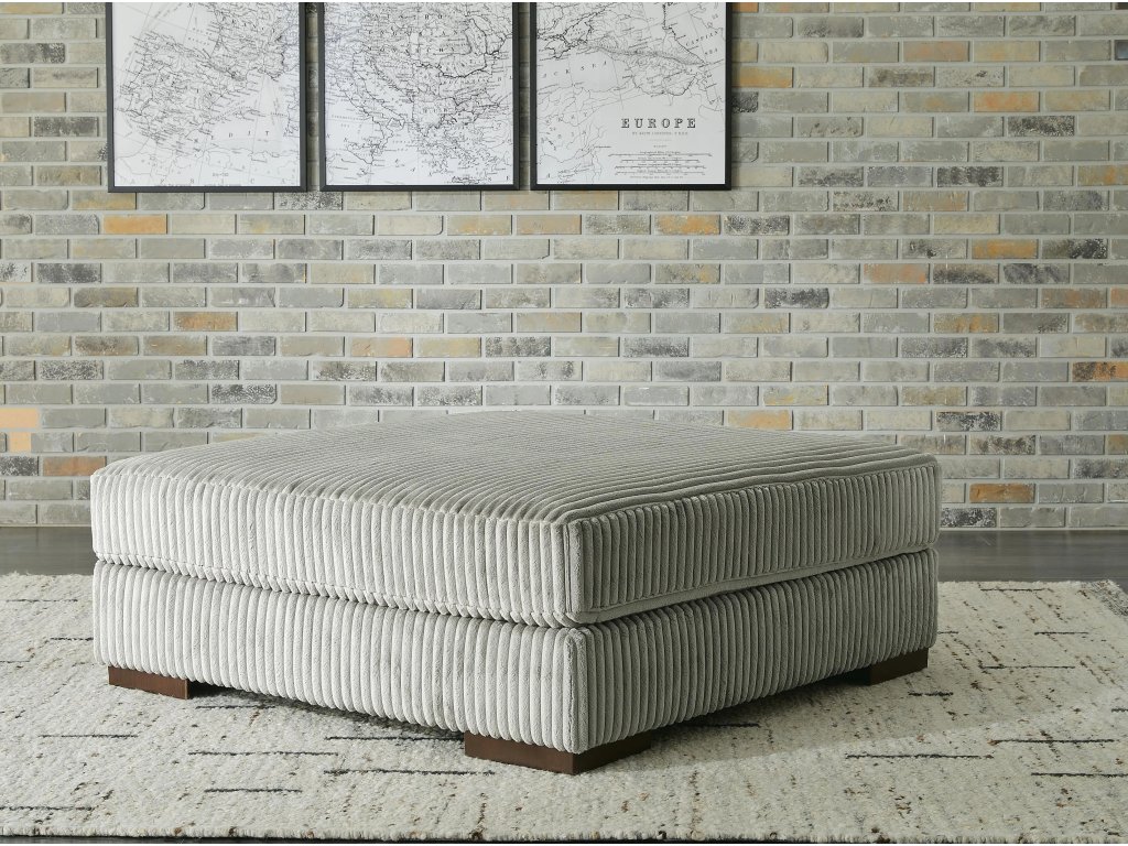 Lindyn 3-Piece Sectional with Ottoman - image 19