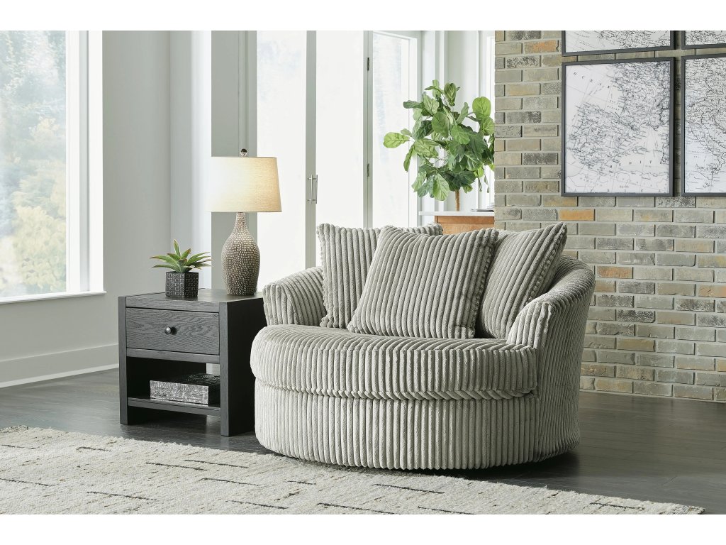 Lindyn 4-Piece Sectionals with Chair - image 7
