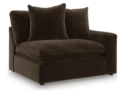 Maxton Heights Right-Arm Facing Corner Chair