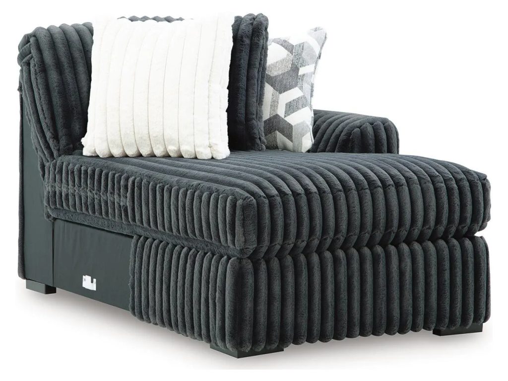 Midnight-Madness Right-Arm Facing Corner Chaise - main image