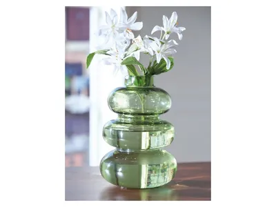 Renethorne Vase - Alternative View