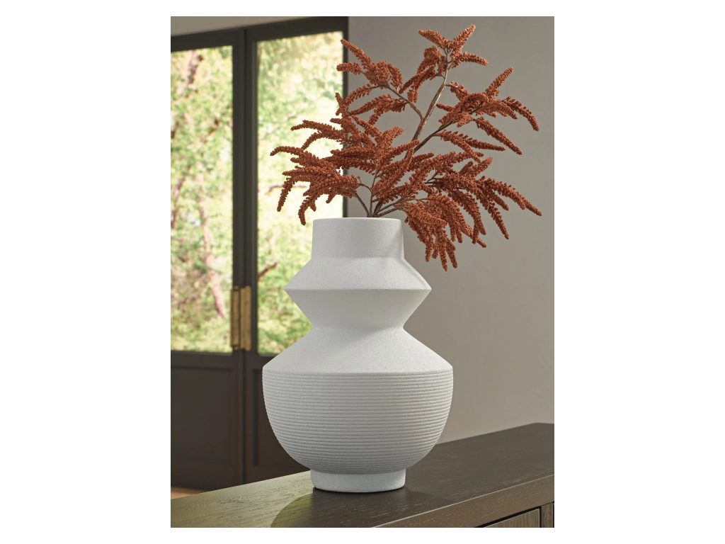 Naveen Vase - image 1