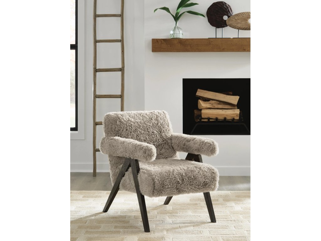 Goda Accent Chair - image 1