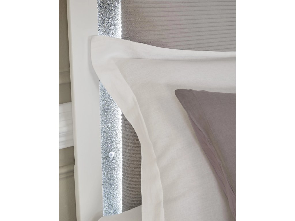 Maeling King Upholstered Panel Bed - image 6