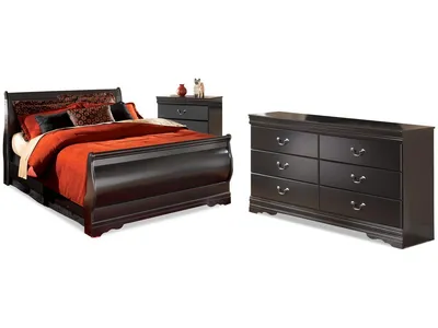 Huey Vineyard Queen Sleigh Bed, Dresser and Chest