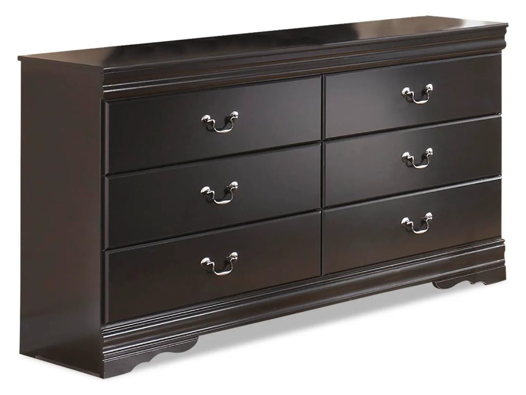 Huey Vineyard Queen Sleigh Bed, Dresser and Chest - image 1