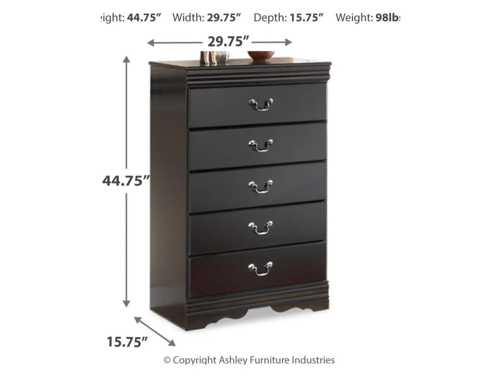 Huey Vineyard Queen Sleigh Bed, Dresser and Chest - image 4