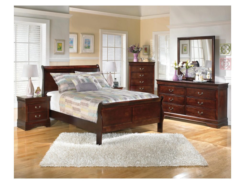 Alisdair Queen Sleigh Bed, Dresser and Chest - image 11