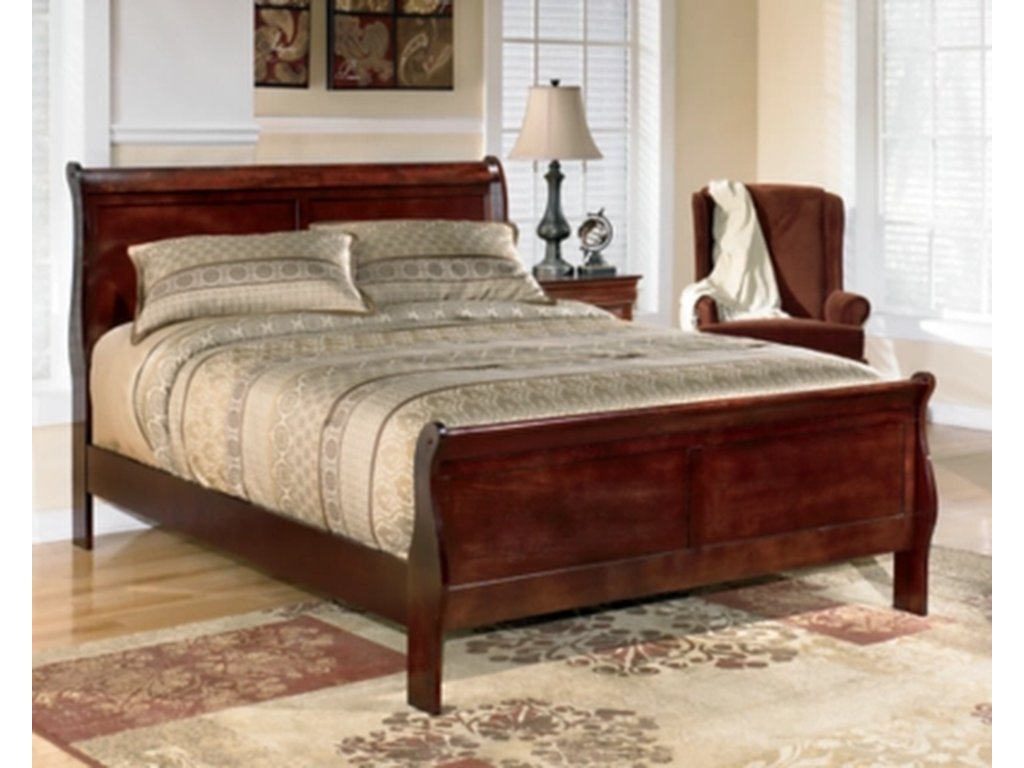 Alisdair Queen Sleigh Bed and 2 Nightstands - image 8