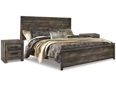 Wynnlow King Panel Bed and 2 Nightstands
