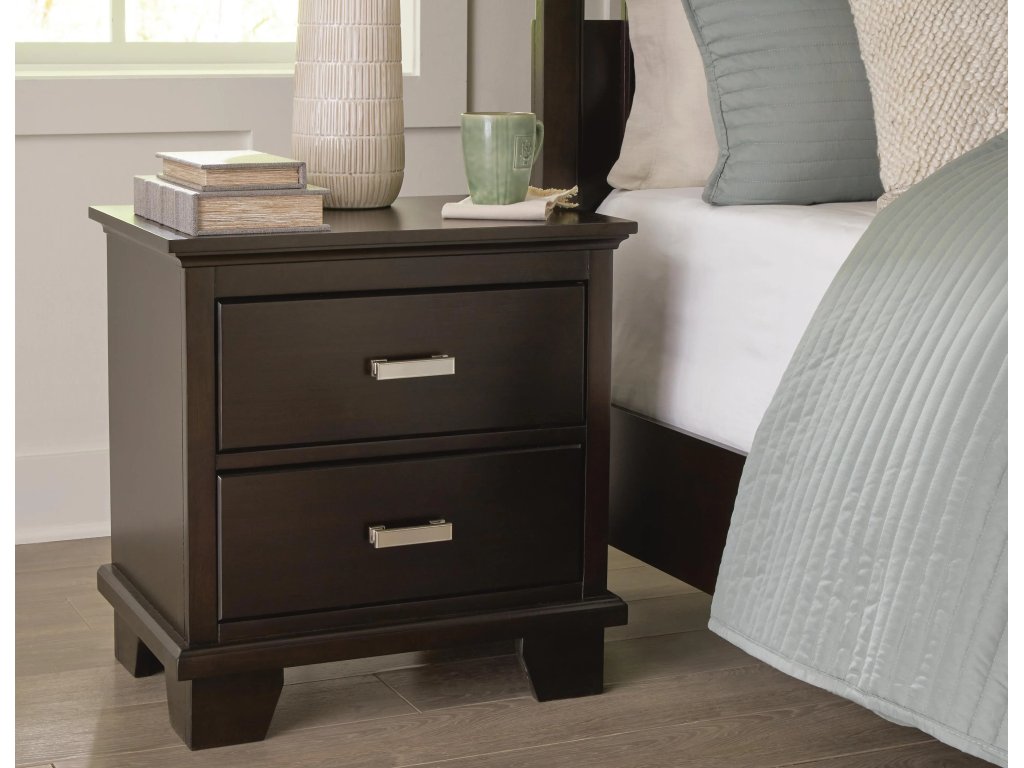 Covetown Queen Panel Bed and Nightstand - image 11